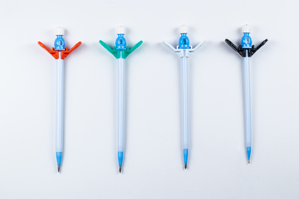 Suprapubic grip lock cannula 